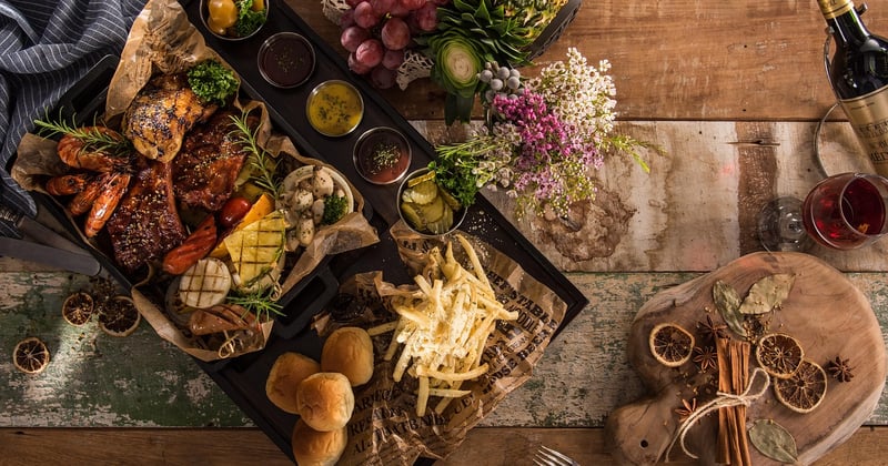Uniformes de restaurant entre style et praticité : le guide ultime